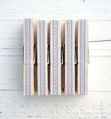 handmade wooden pegs, colorful and stylish design, made in Switzerland
